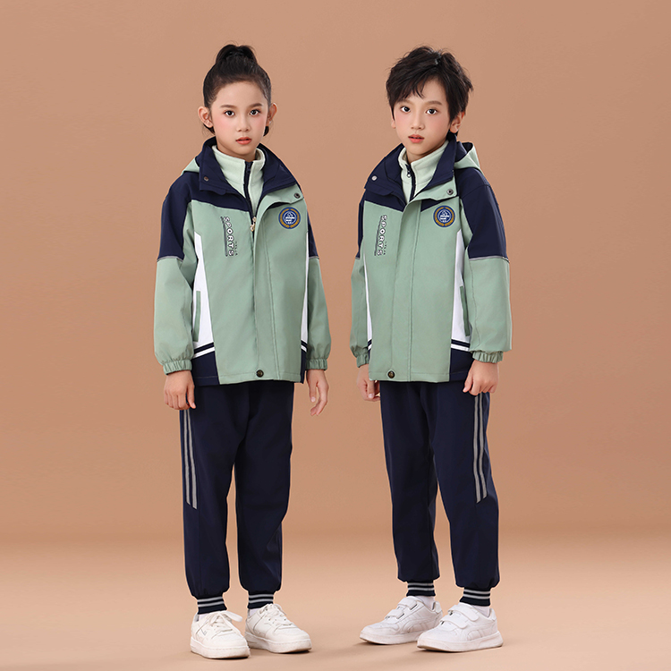 中学冬季保暖冲锋衣