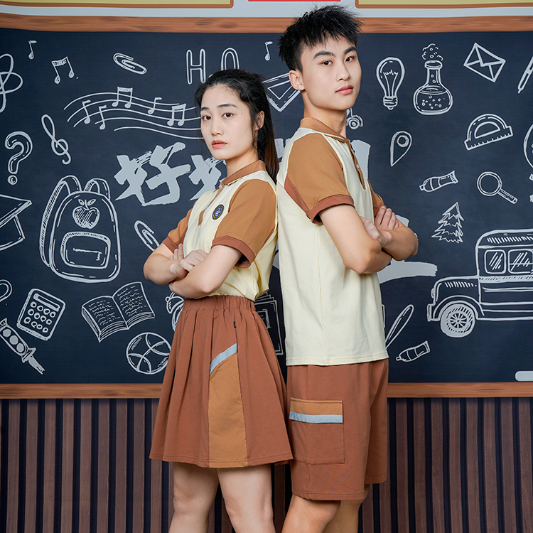 夏季中学校服