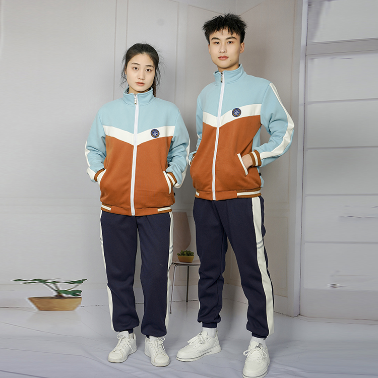秋季中学校服