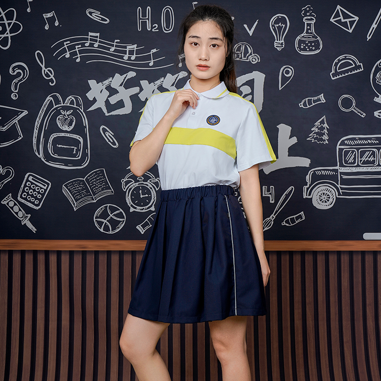 夏季中学学校校服