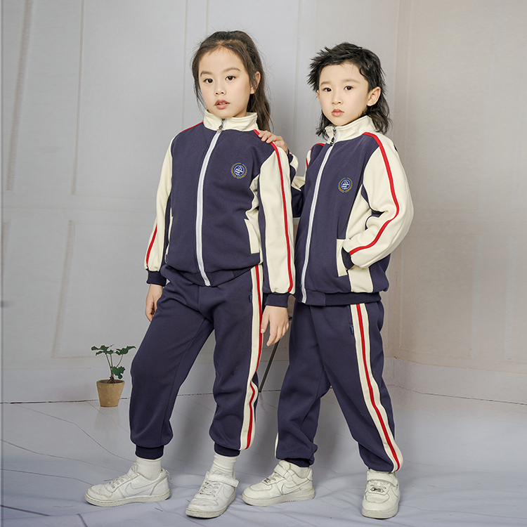 秋季小学校服