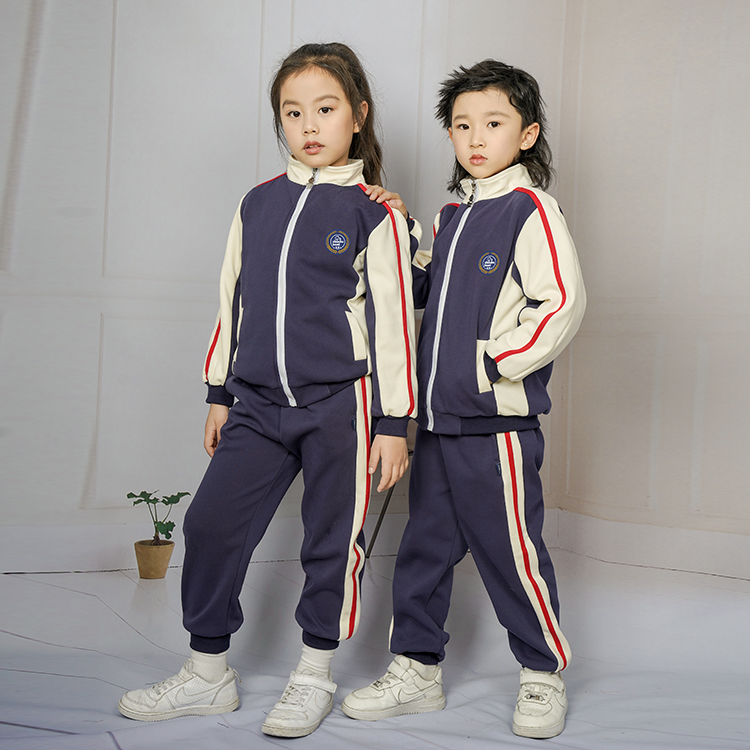 秋季小学校服