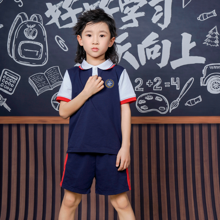 夏季小学校服