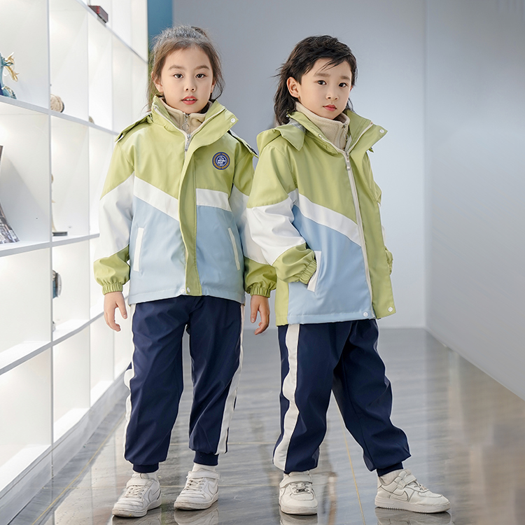 冬季小学校服