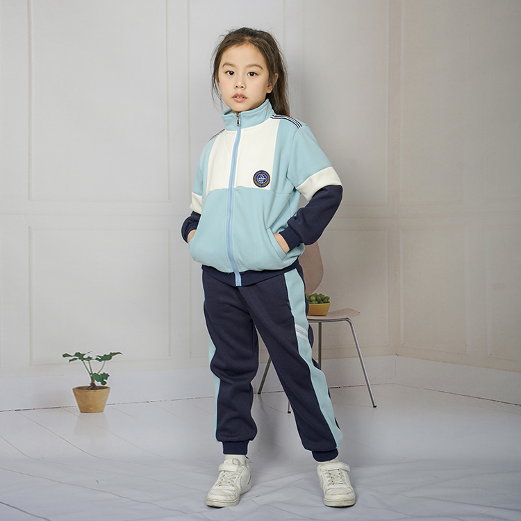 春秋学校校服