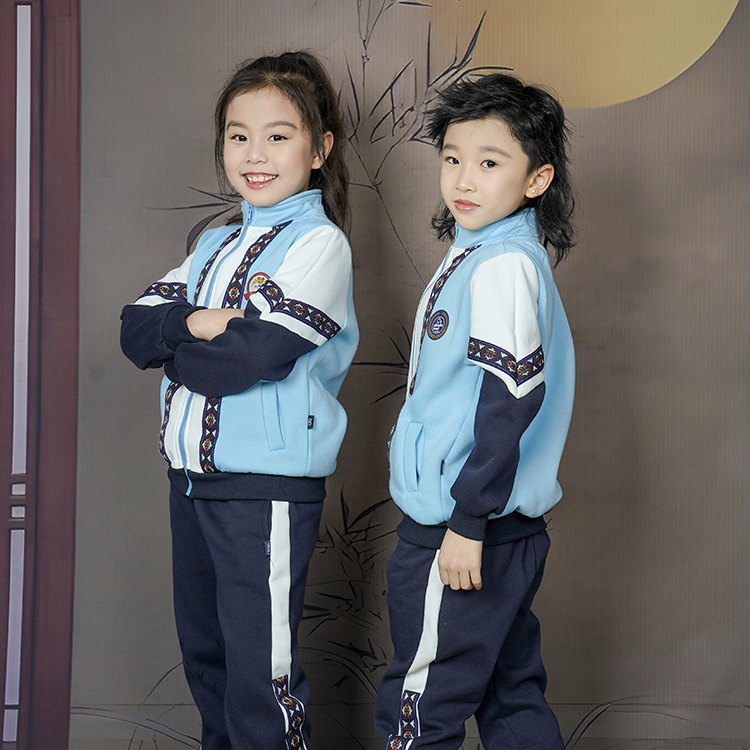 秋季小学校服