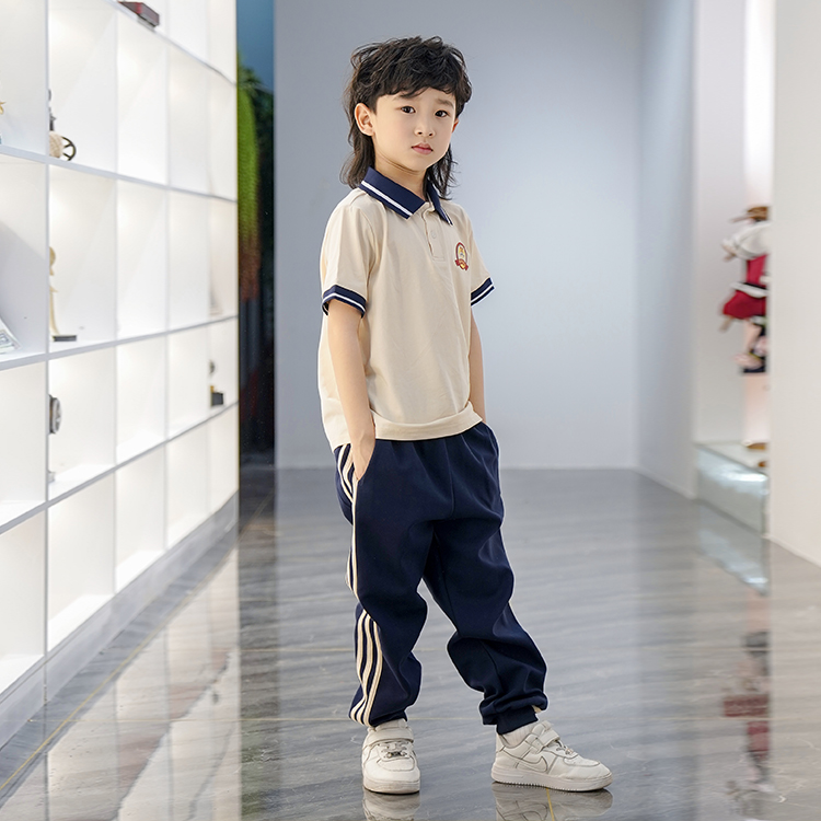 夏季小学校服