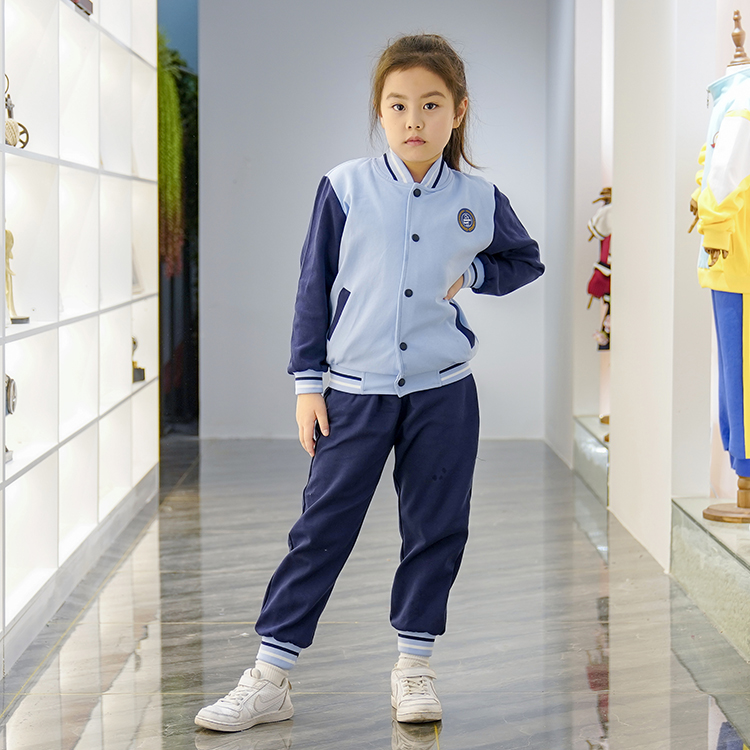 秋季小学校服